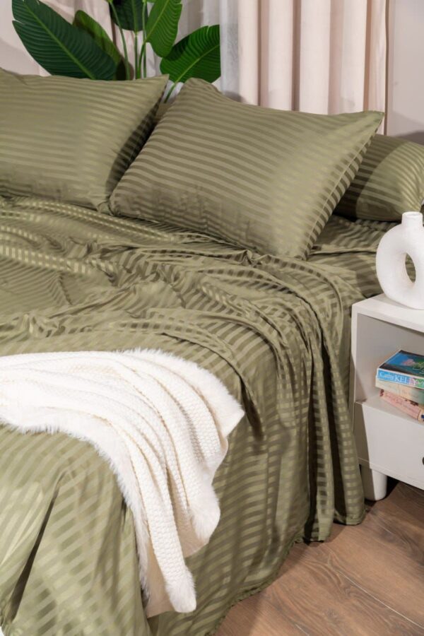 Julia Stripe Bed Set – 4 Pieces