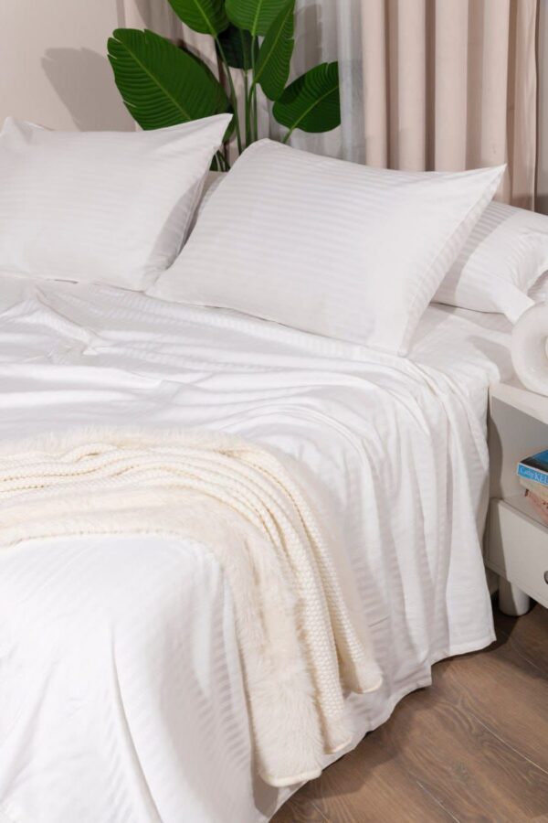 Julia Stripe Bed Set – 4 Pieces