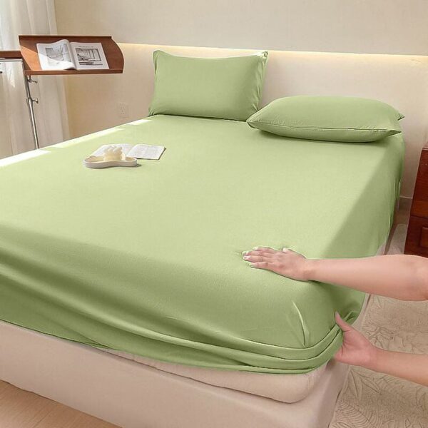 WhatsApp Image 2026-03-14 at 03.00.46 (1) Joly Solid Fitted Sheet Set