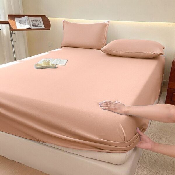 WhatsApp Image 2026-03-14 at 03.00.46 Joly Solid Fitted Sheet Set