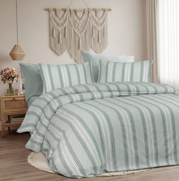 Royal Ostrich Feather Quilt