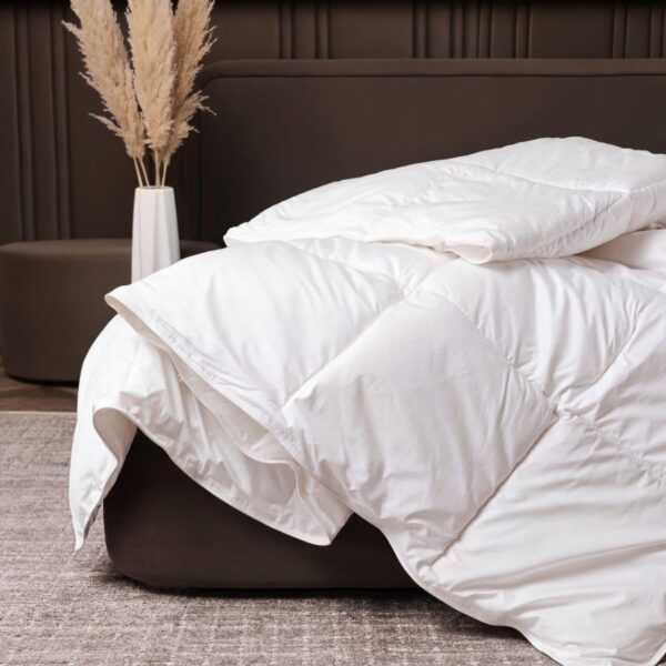 Royal Ostrich Feather Quilt