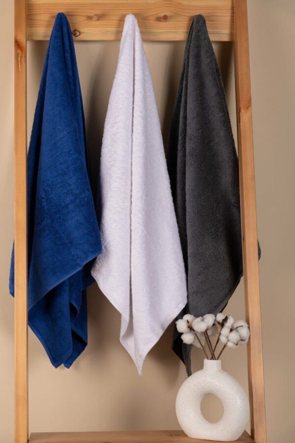 WhatsApp Image 2026-03-14 at 06.04.03 (1) Golden Cristy Towels – Multiple Size