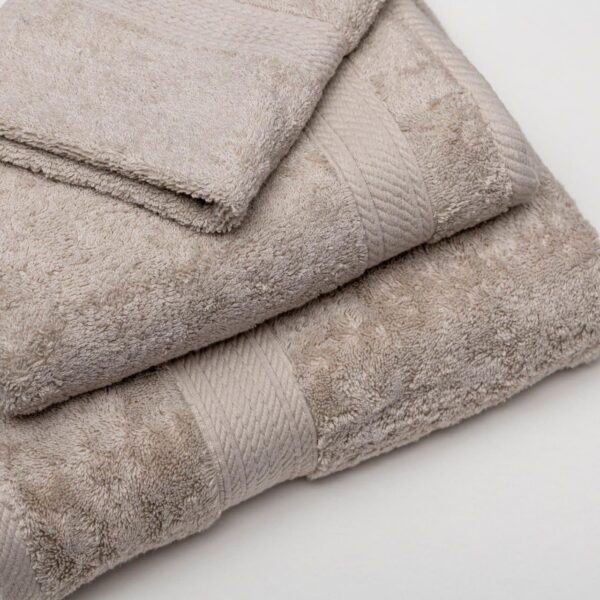 bath towels 100 × 160 cm - بشكير انوار ١٠٠×١٦٠ كريستى