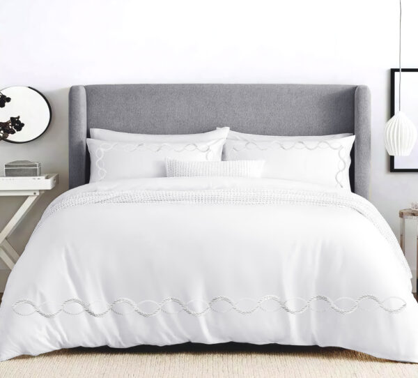 Percale Embroidered bed sheet set , 4 pcs - طقم سرير بيركال مطرز ٤ق كود ٤