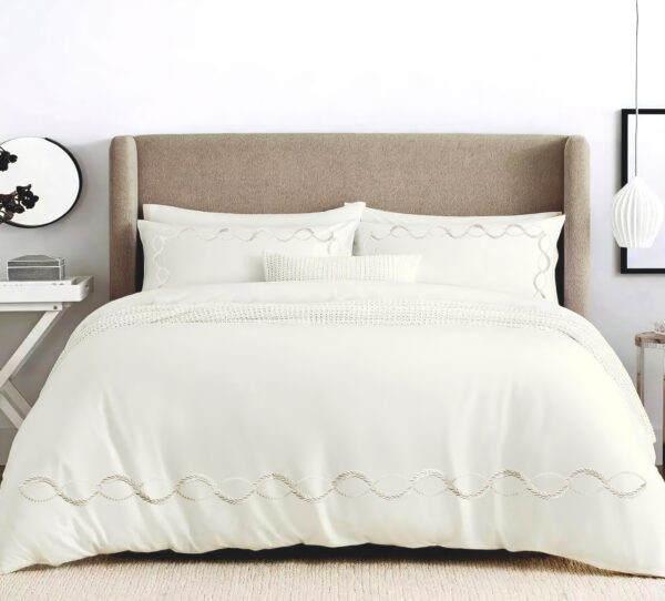 Percale Embroidered bed sheet set , 4 pcs - طقم سرير بيركال مطرز ٤ق كود ٤